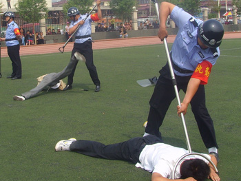 �����L(f��ng)��011